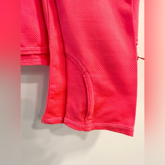 Athleta Spinner Half Zip Running Performance Pullover 
Coralade, Large - Picture 4 of 7